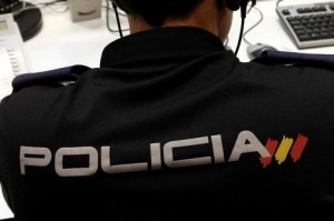 policia espalda