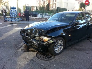 coche embiste policia