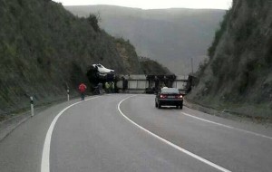camion atravesado la barosa