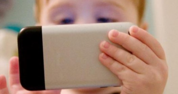 niño-smartphone