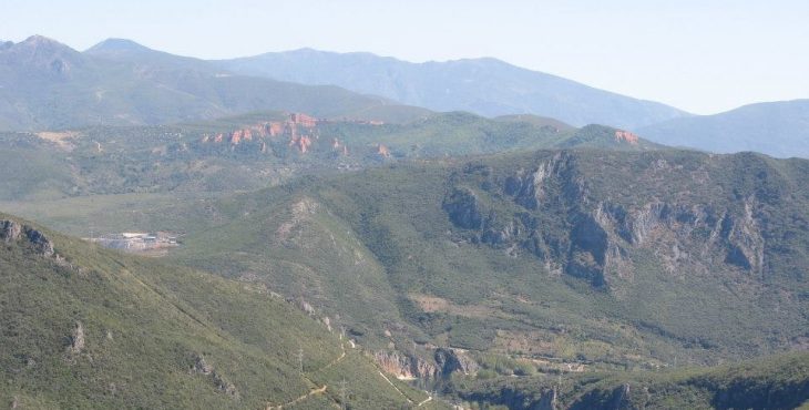 "CERCA DE LAS MÉDULAS"