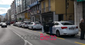 parada taxis gomez nuñez.jpg