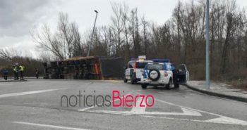 camión volcado san roman6877527389992419755..jpg