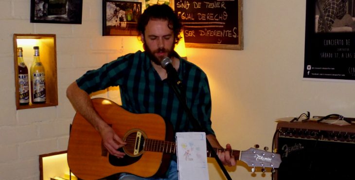 fon tocando