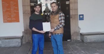 entrega firmas camino de santiago