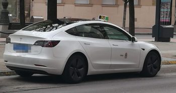 tesla model 3 taxi
