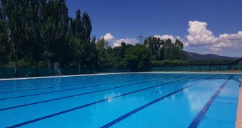 piscina municipal cacabelos