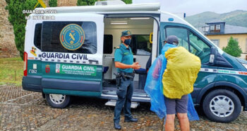 guardia civil camino santiago.jpg