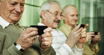 seniors browsing their smart phones