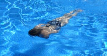woman-422546_1280