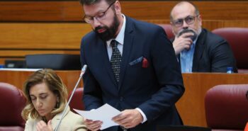 El procurador berciano de UPL, José Ramón García y la procuradora leonesista, Alicia Gallego