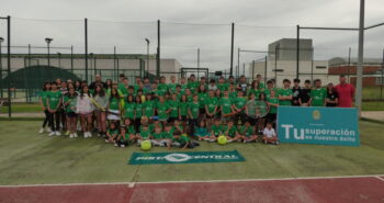 FOTO FAMILIA ESCUELA DE TENIS