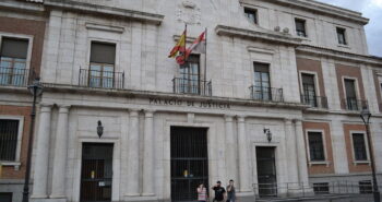 1024px-Audiencia_Provincial_de_Valladolid_-_Encuentro_en_Valladolid_julio_de_2012_(194)