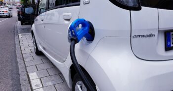 electric-car-4276419_1280