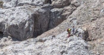 Sucesos.- Auxiliados cuatro senderistas mareados y sin agua en la ruta de Collado Jermoso (León)