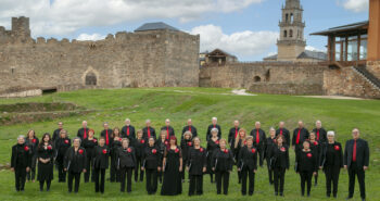 FOTO CORO OFICIAL patio de armas
