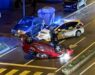 Un coche se accidenta y termina volcado