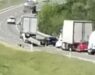 Herida una mujer tras volcar su vehículo en la A6